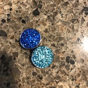 Magnolia and vine snaps